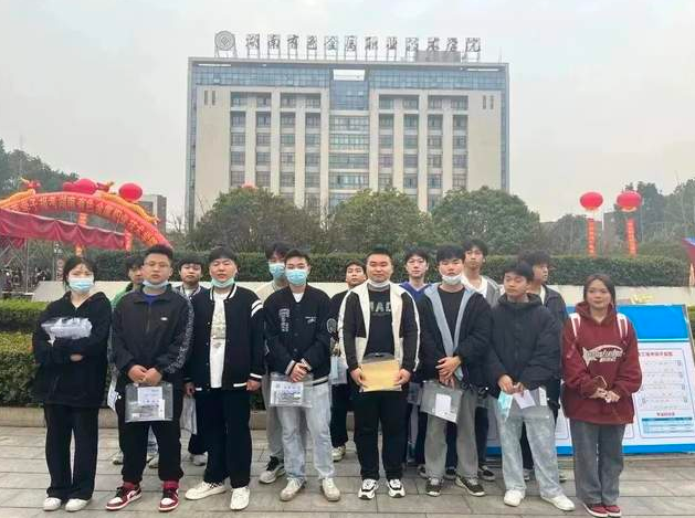 暖心送考丨你们提笔上场，我们为梦护航