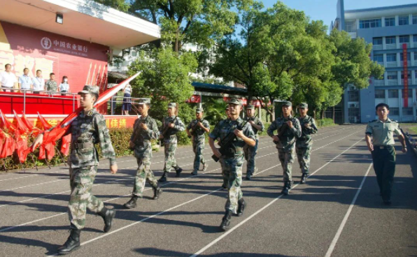 加强国防教育，培育时代新人——国防班日常训练剪影