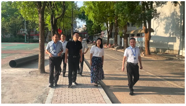 株洲市教育局党委书记、局长李易常一行莅临我校调研指导